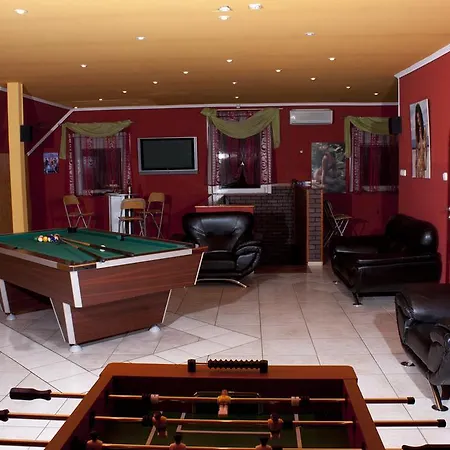 Party Apartment *