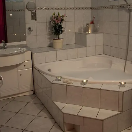 Party Apartment *